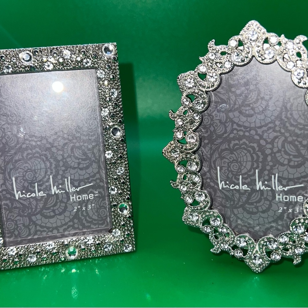 Nicole Miller Glittering Silver Photo Frame Duo - Picture 2 of 7